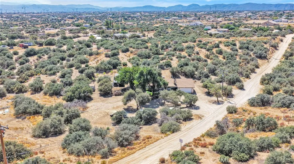 7617 Braceo Oak Hills, CA 92344