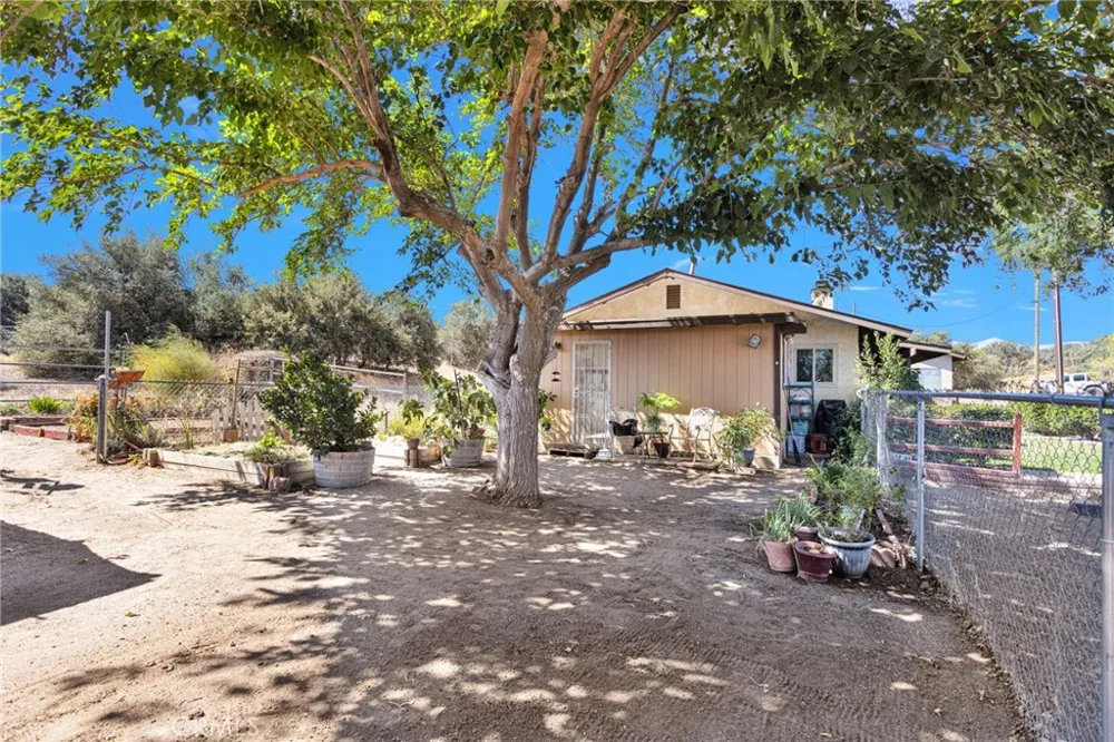 7617 Braceo Oak Hills, CA 92344