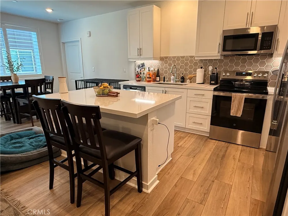 6123 Valentina way Eastvale, CA 92880