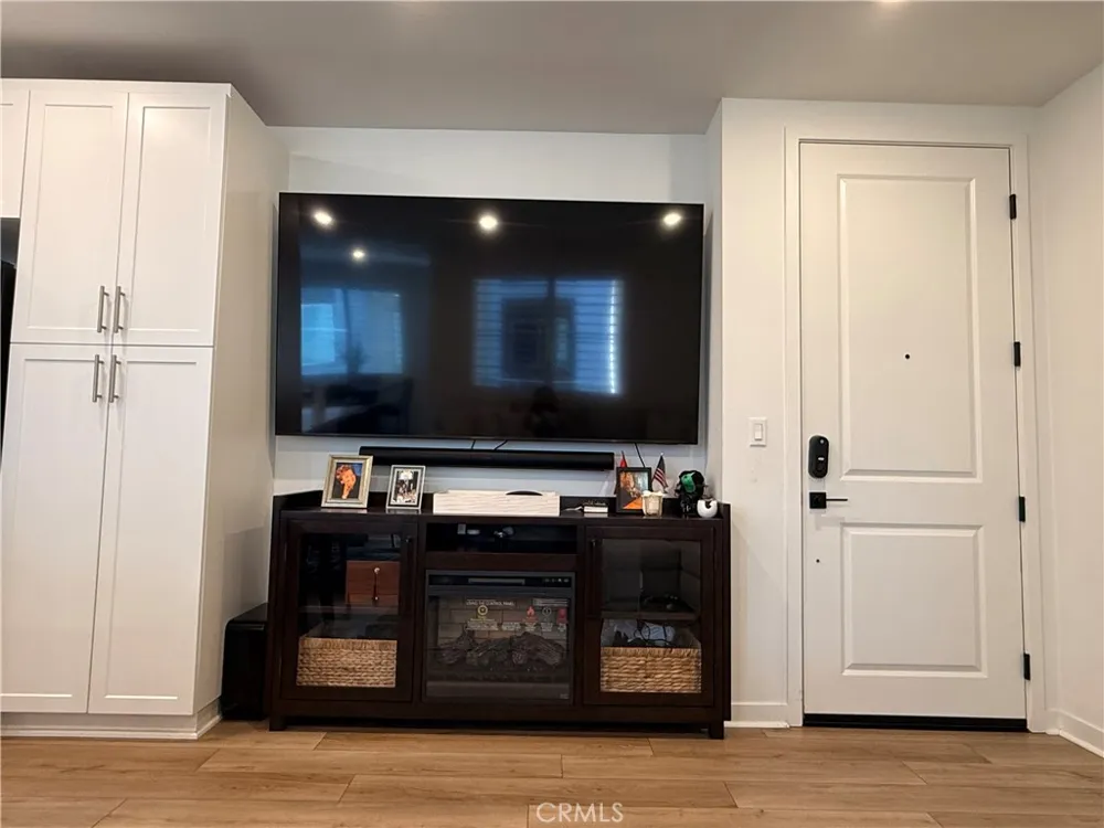 6123 Valentina way Eastvale, CA 92880