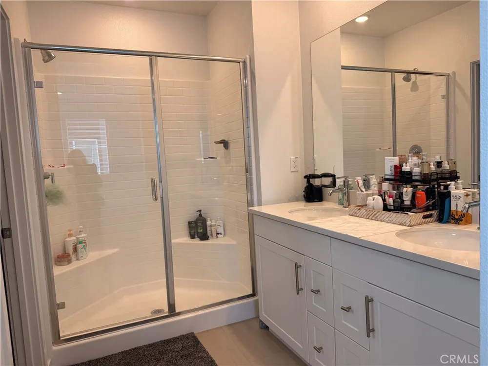 6123 Valentina way Eastvale, CA 92880