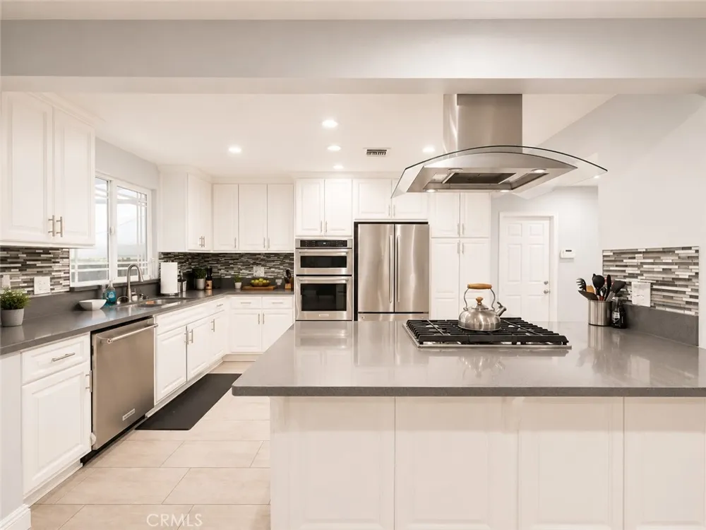 1437 E Vine West Covina, CA 91791