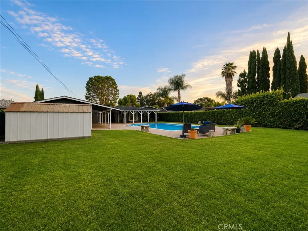 1437 E Vine West Covina, CA 91791