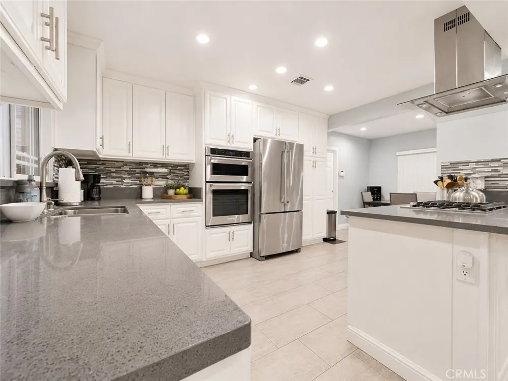 1437 E Vine West Covina, CA 91791