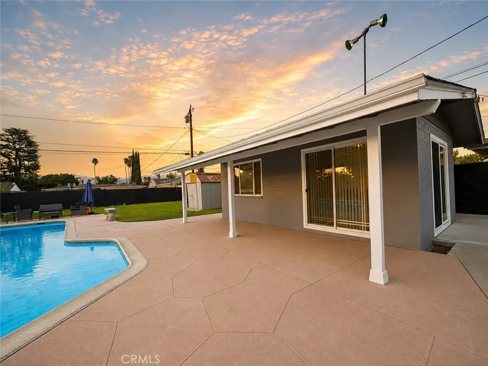 1437 E Vine West Covina, CA 91791