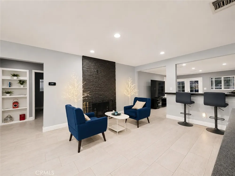 1437 E Vine West Covina, CA 91791