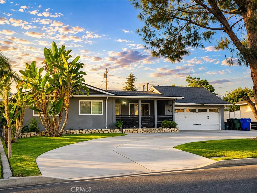 1437 E Vine West Covina, CA 91791