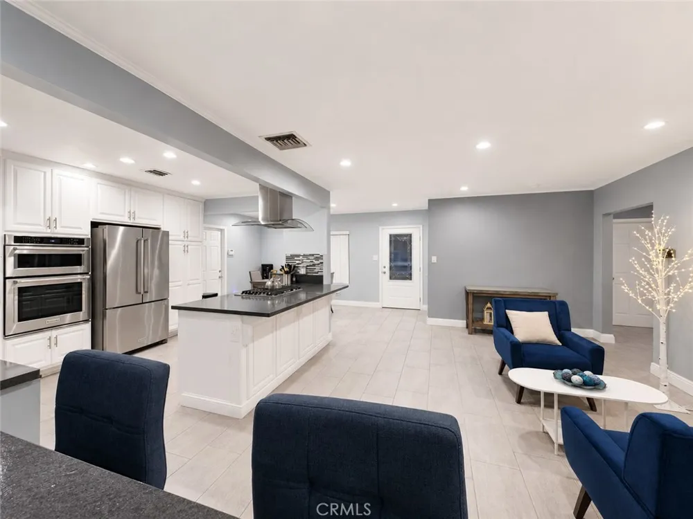 1437 E Vine West Covina, CA 91791