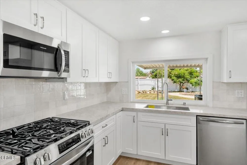 554 Dorena Drive Newbury Park, CA 91320