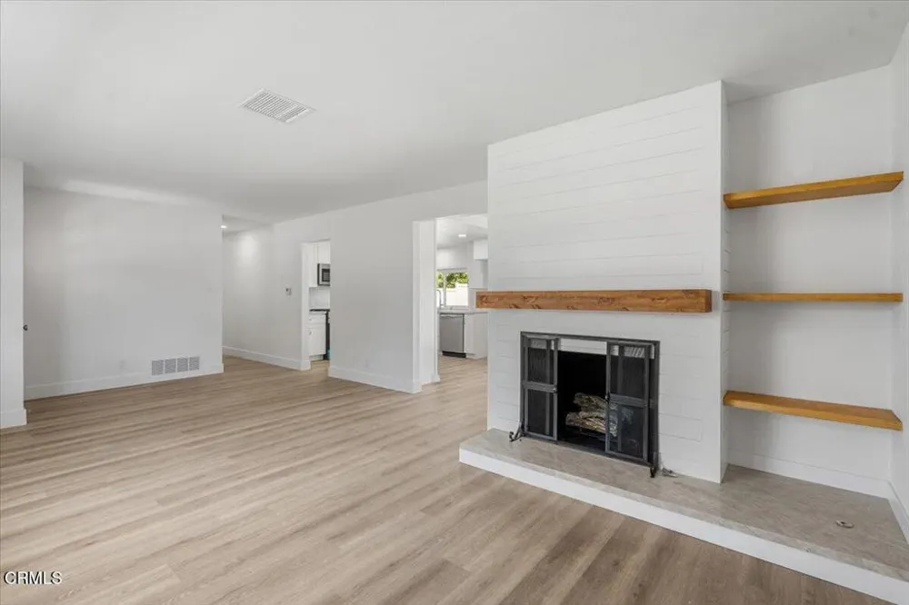 554 Dorena Drive Newbury Park, CA 91320