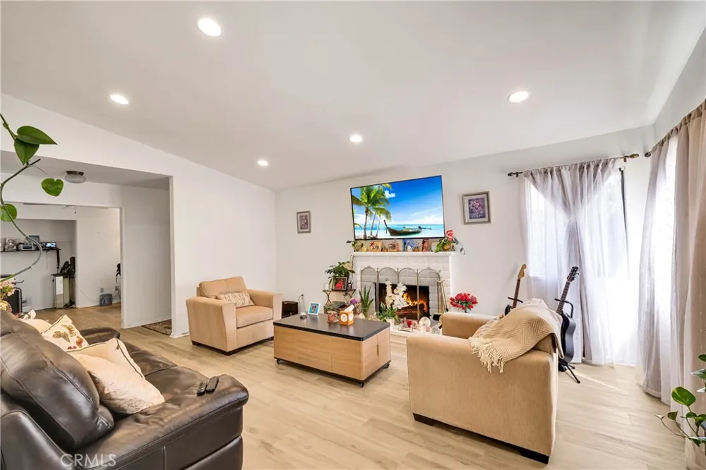 37050 Jenna Lane Palmdale, CA 93550