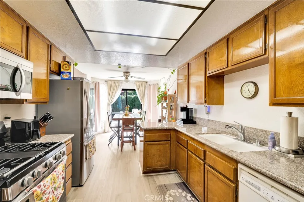 37050 Jenna Lane Palmdale, CA 93550