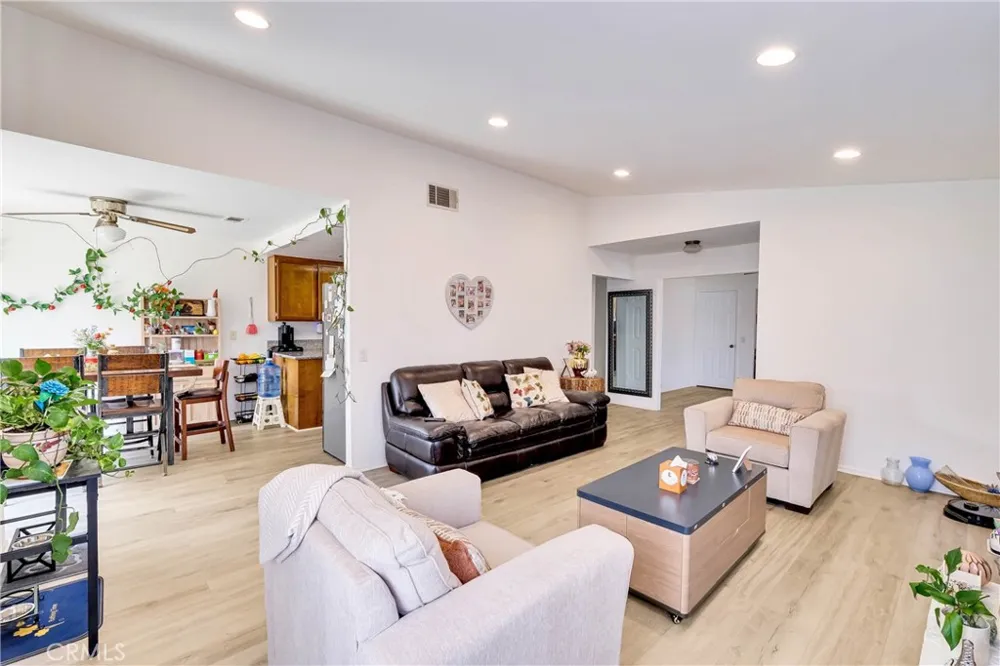 37050 Jenna Lane Palmdale, CA 93550