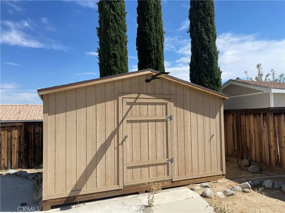 10800 Gates Adelanto, CA 92301
