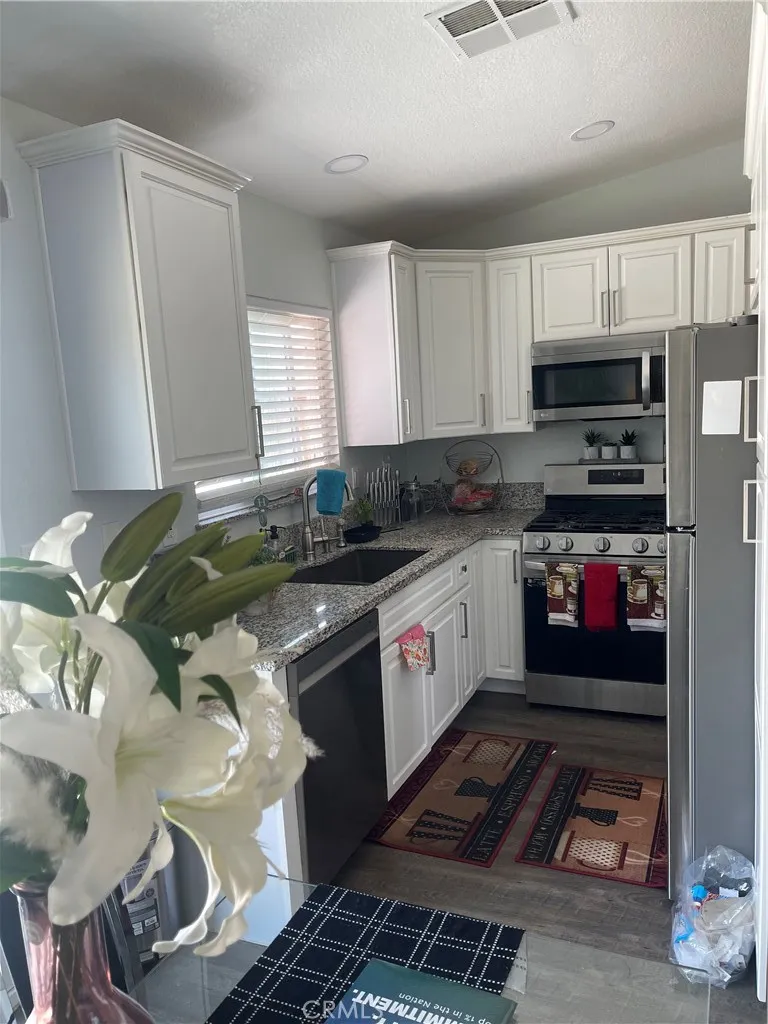 10800 Gates Adelanto, CA 92301