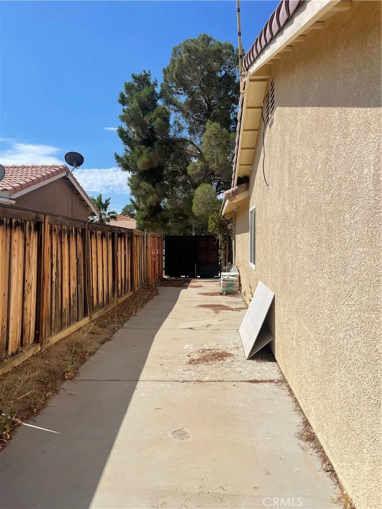10800 Gates Adelanto, CA 92301