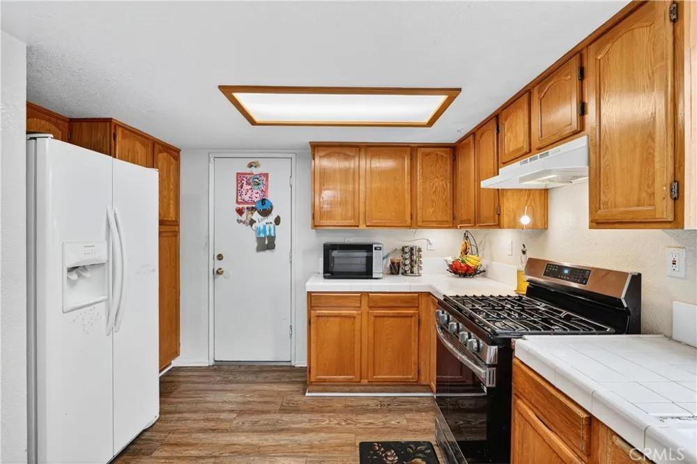12824 Appian Victorville, CA 92395