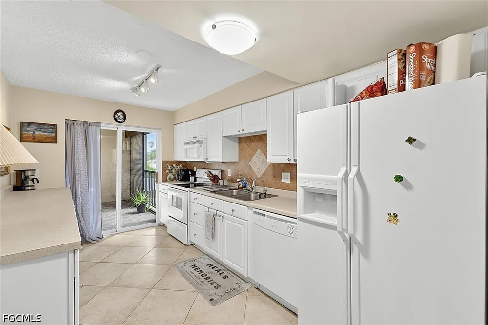 Shorewood Lane #206 Fort Myers, FL 33907