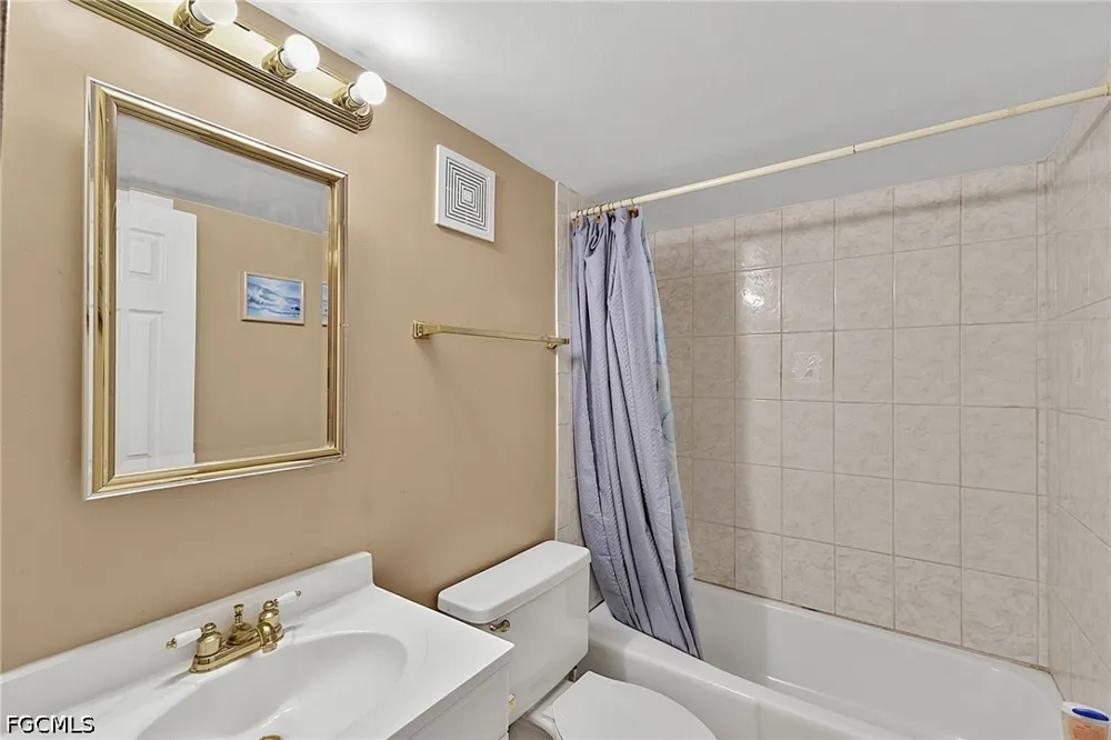 Shorewood Lane #206 Fort Myers, FL 33907