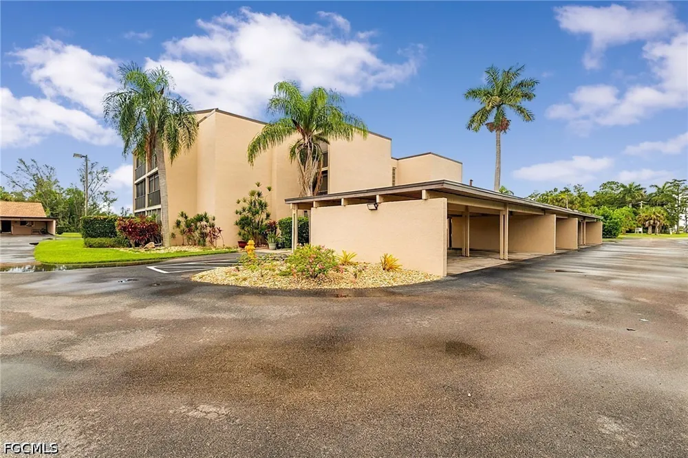 Shorewood Lane #206 Fort Myers, FL 33907