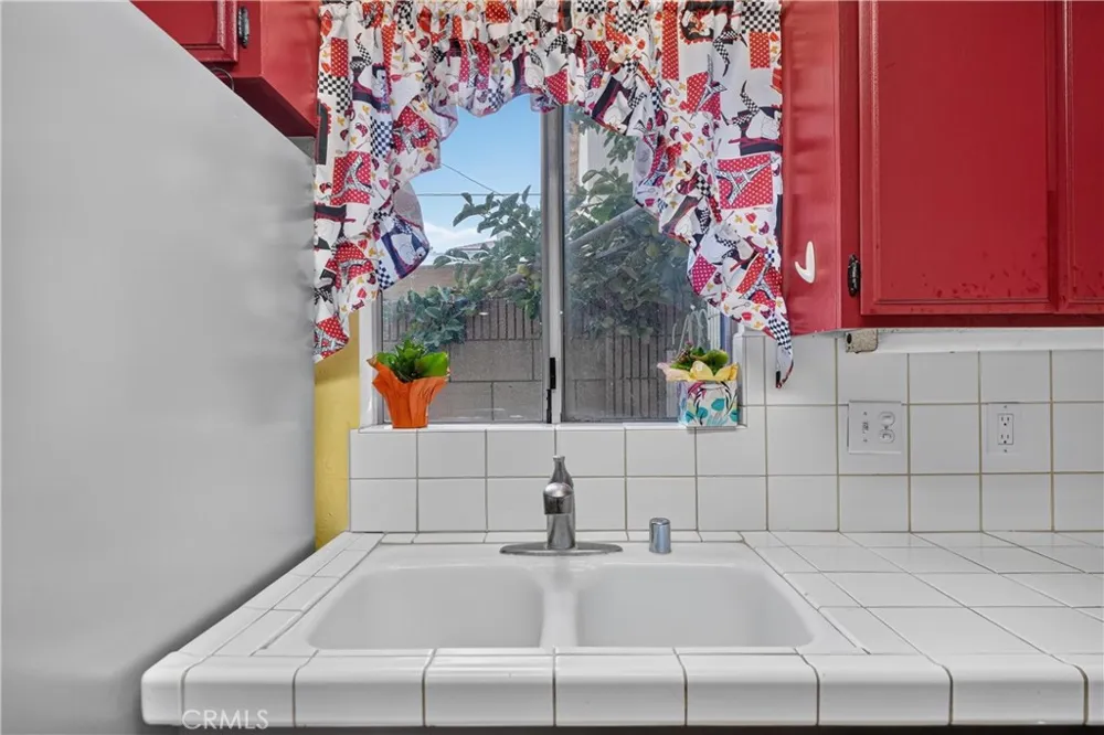 10445 Valley View Avenue Whittier, CA 90604