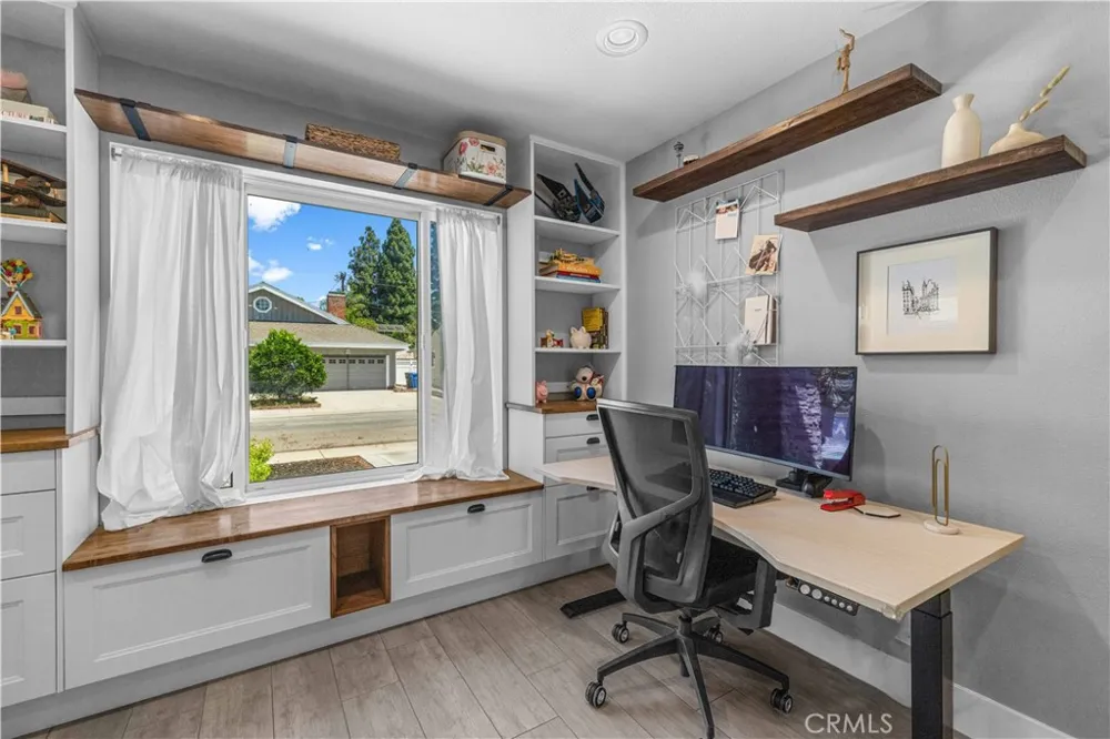3843 Marber Long Beach, CA 90808