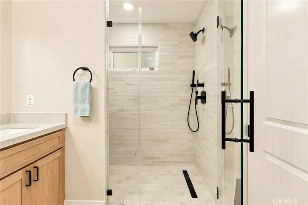 226 Santa Isabel Ave Costa Mesa, CA 92627