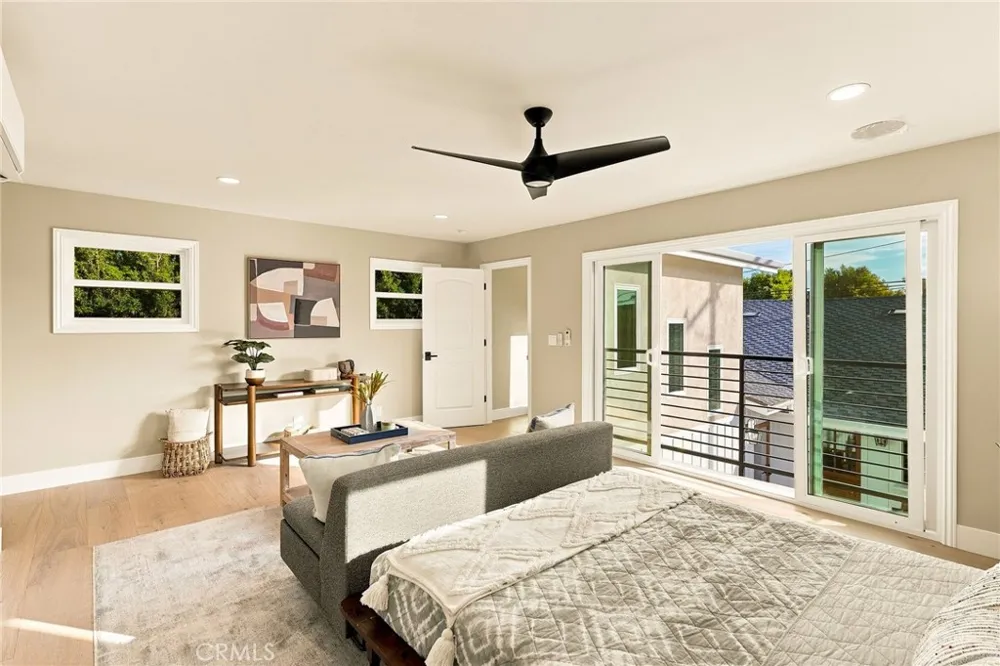 226 Santa Isabel Ave Costa Mesa, CA 92627