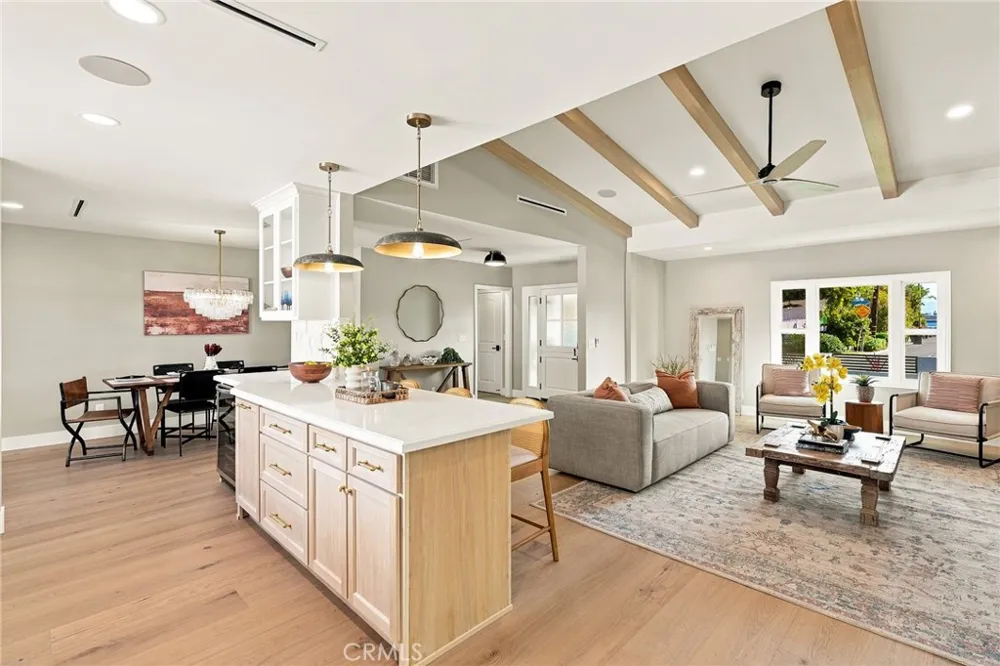 226 Santa Isabel Ave Costa Mesa, CA 92627