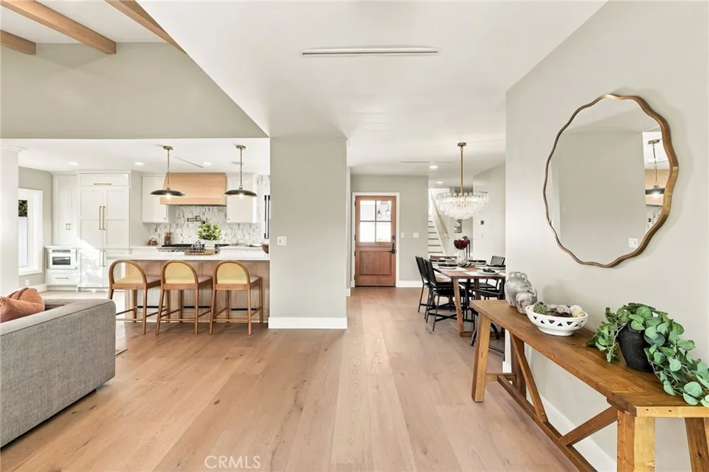 226 Santa Isabel Ave Costa Mesa, CA 92627