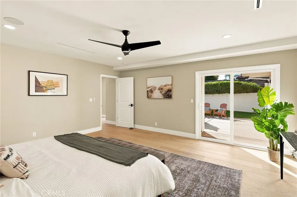 226 Santa Isabel Ave Costa Mesa, CA 92627