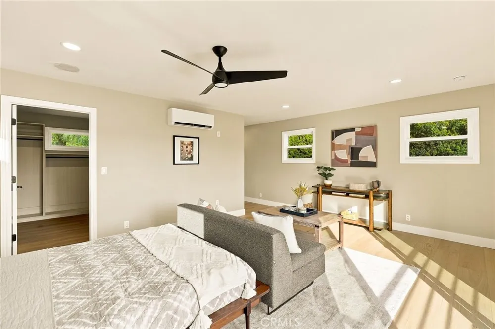 226 Santa Isabel Ave Costa Mesa, CA 92627