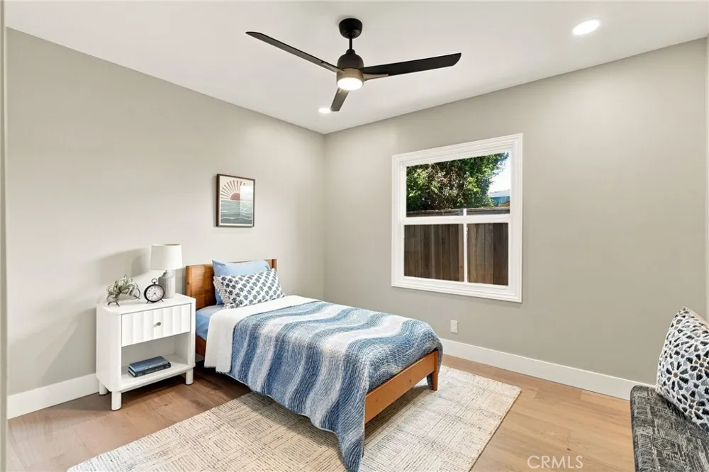226 Santa Isabel Ave Costa Mesa, CA 92627