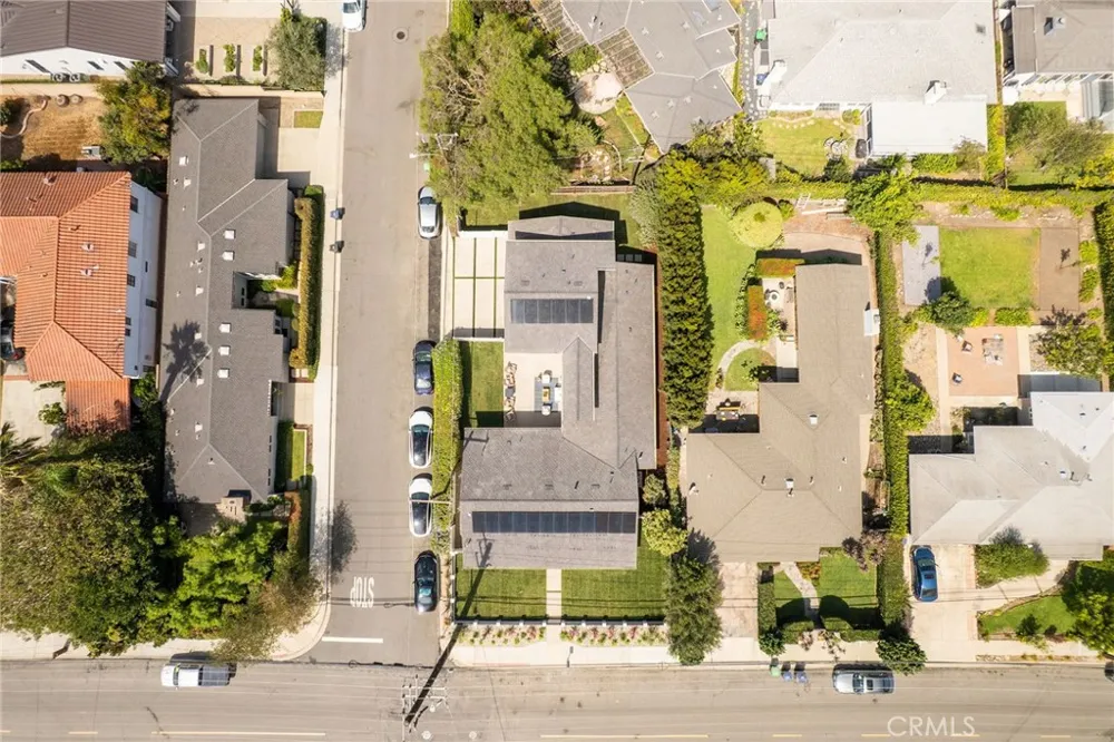 226 Santa Isabel Ave Costa Mesa, CA 92627