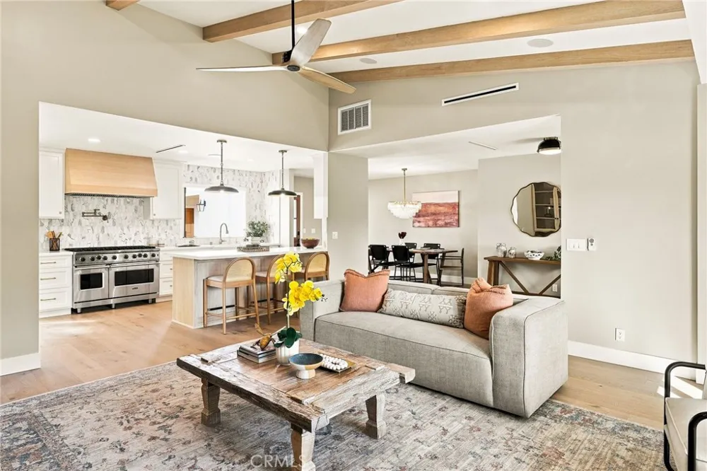 226 Santa Isabel Ave Costa Mesa, CA 92627