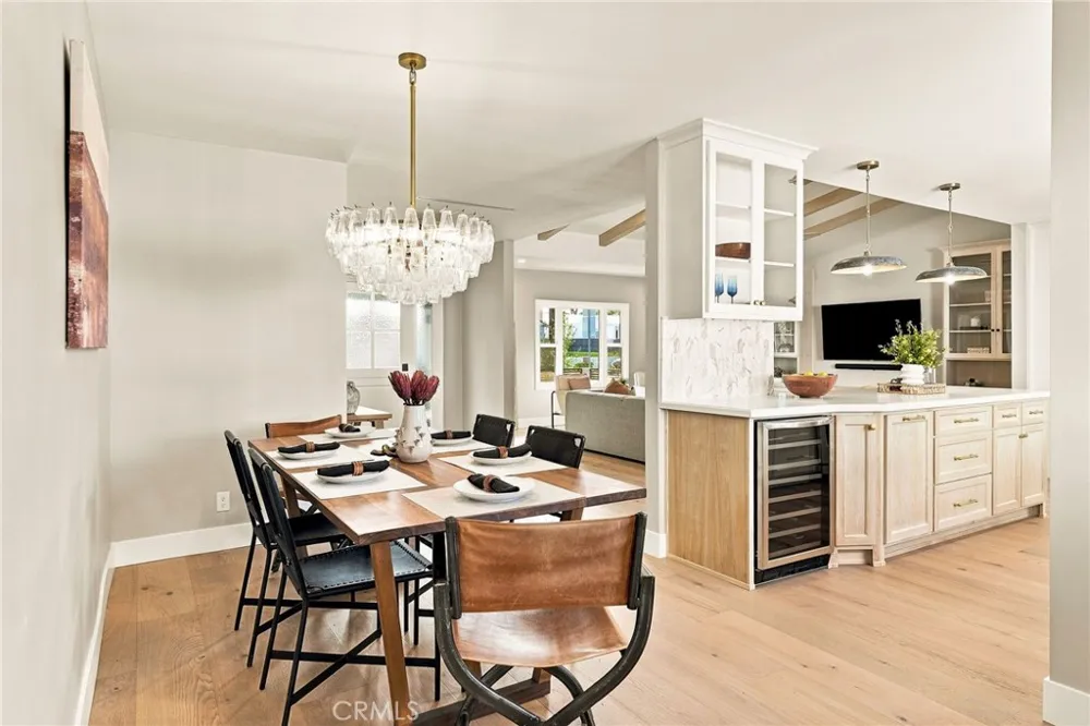 226 Santa Isabel Ave Costa Mesa, CA 92627