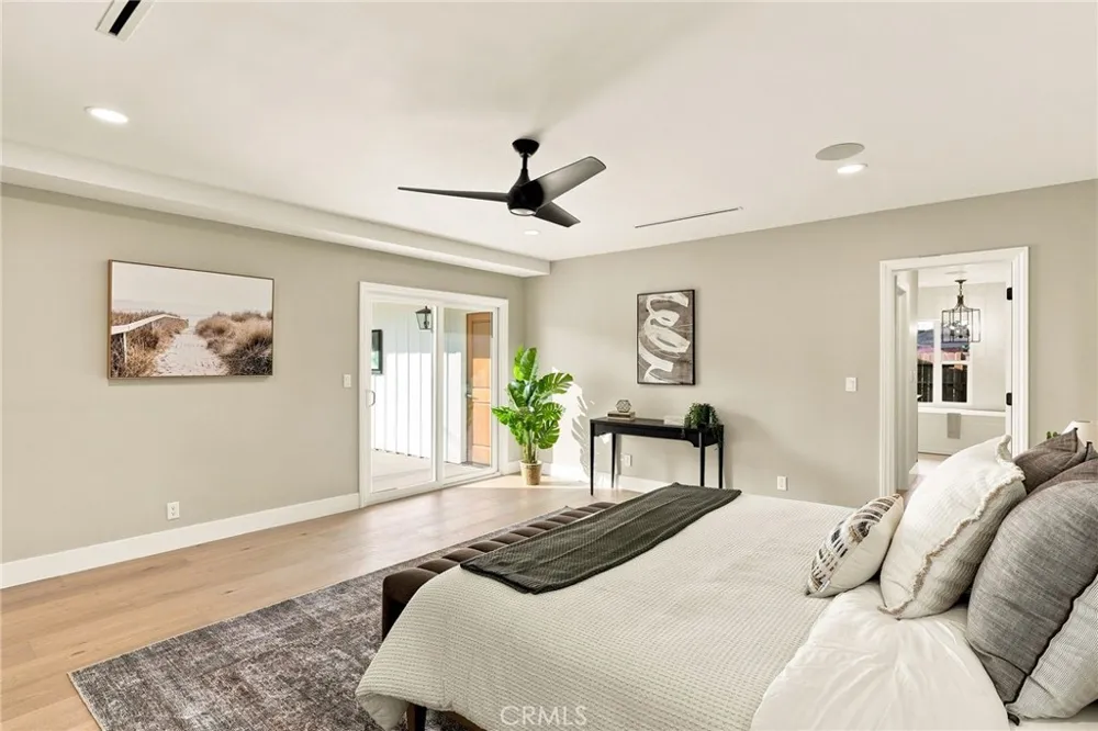 226 Santa Isabel Ave Costa Mesa, CA 92627