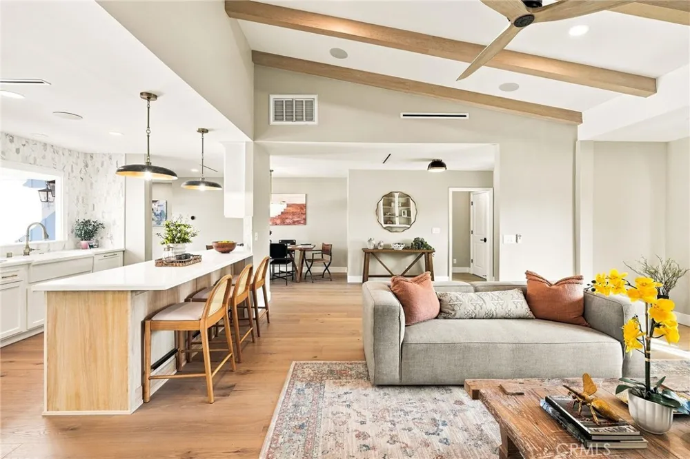 226 Santa Isabel Ave Costa Mesa, CA 92627