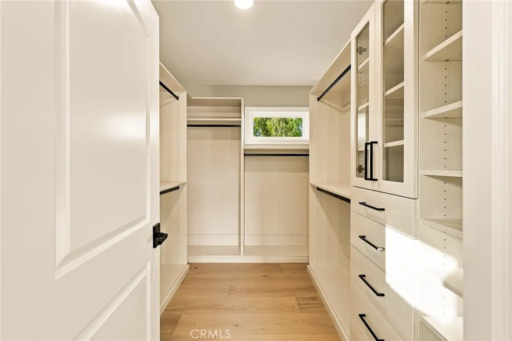 226 Santa Isabel Ave Costa Mesa, CA 92627