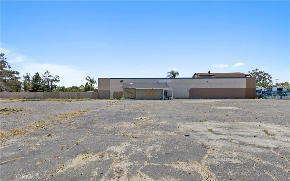 9491 Sierra Avenue Fontana, CA 92335