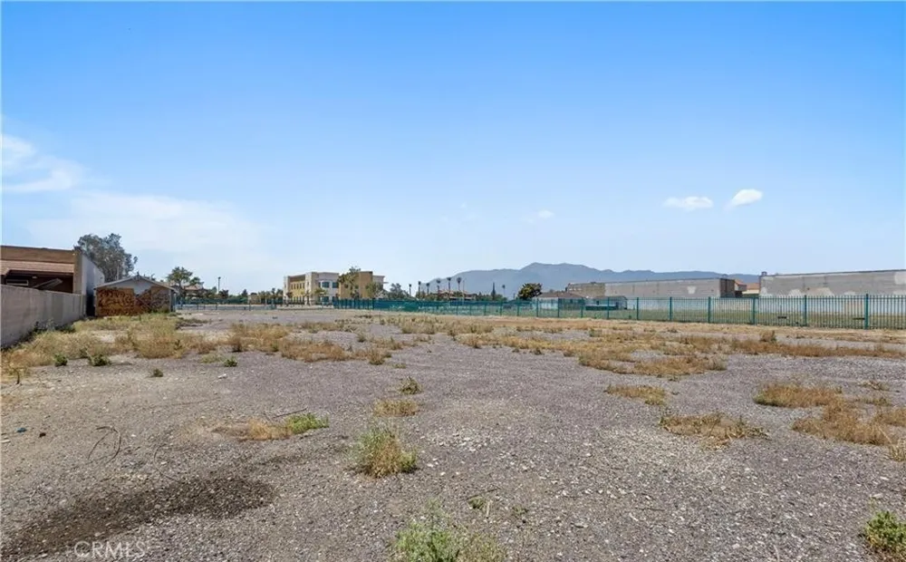 9491 Sierra Avenue Fontana, CA 92335