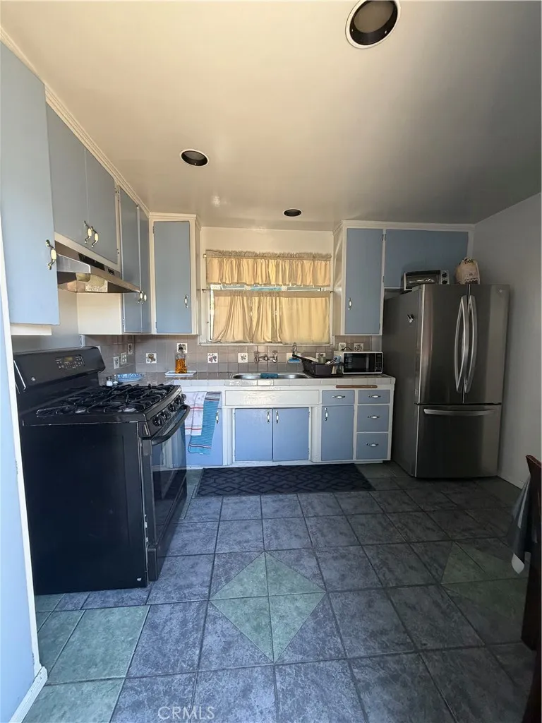 10445 Rose Hedge Drive Whittier, CA 90606