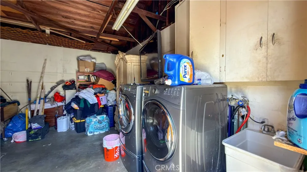 10239 Garfield South Gate, CA 90280