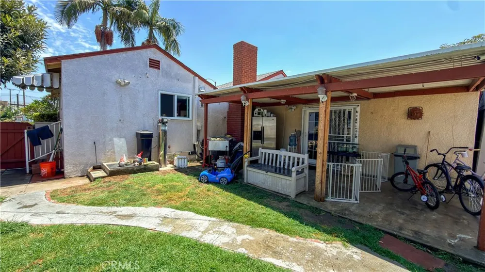 10239 Garfield South Gate, CA 90280