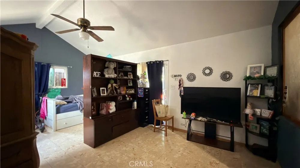 10239 Garfield South Gate, CA 90280