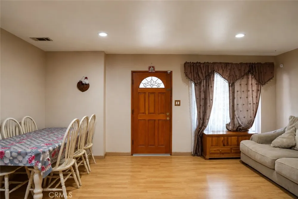 10239 Garfield South Gate, CA 90280