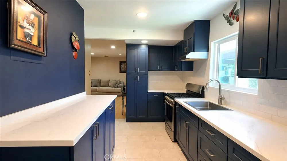 10239 Garfield South Gate, CA 90280