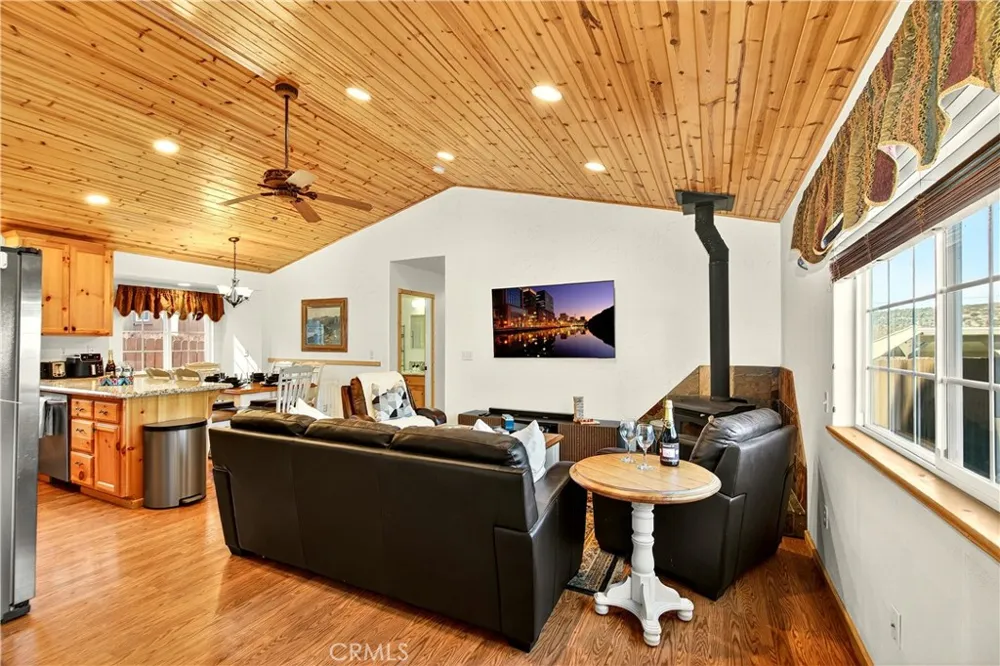 2089 Shady Big Bear City, CA 92314