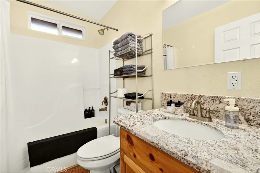 2089 Shady Big Bear City, CA 92314