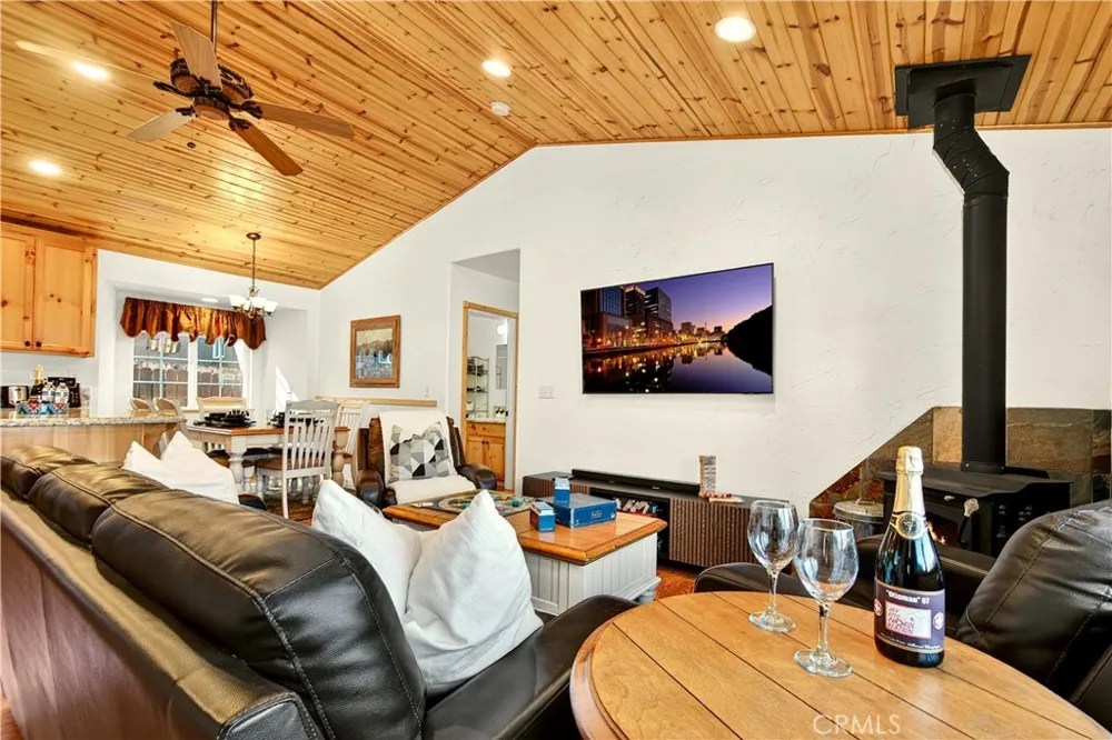 2089 Shady Big Bear City, CA 92314